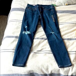 NWT GAP Skinny Mid-rise Distressed Jeans
